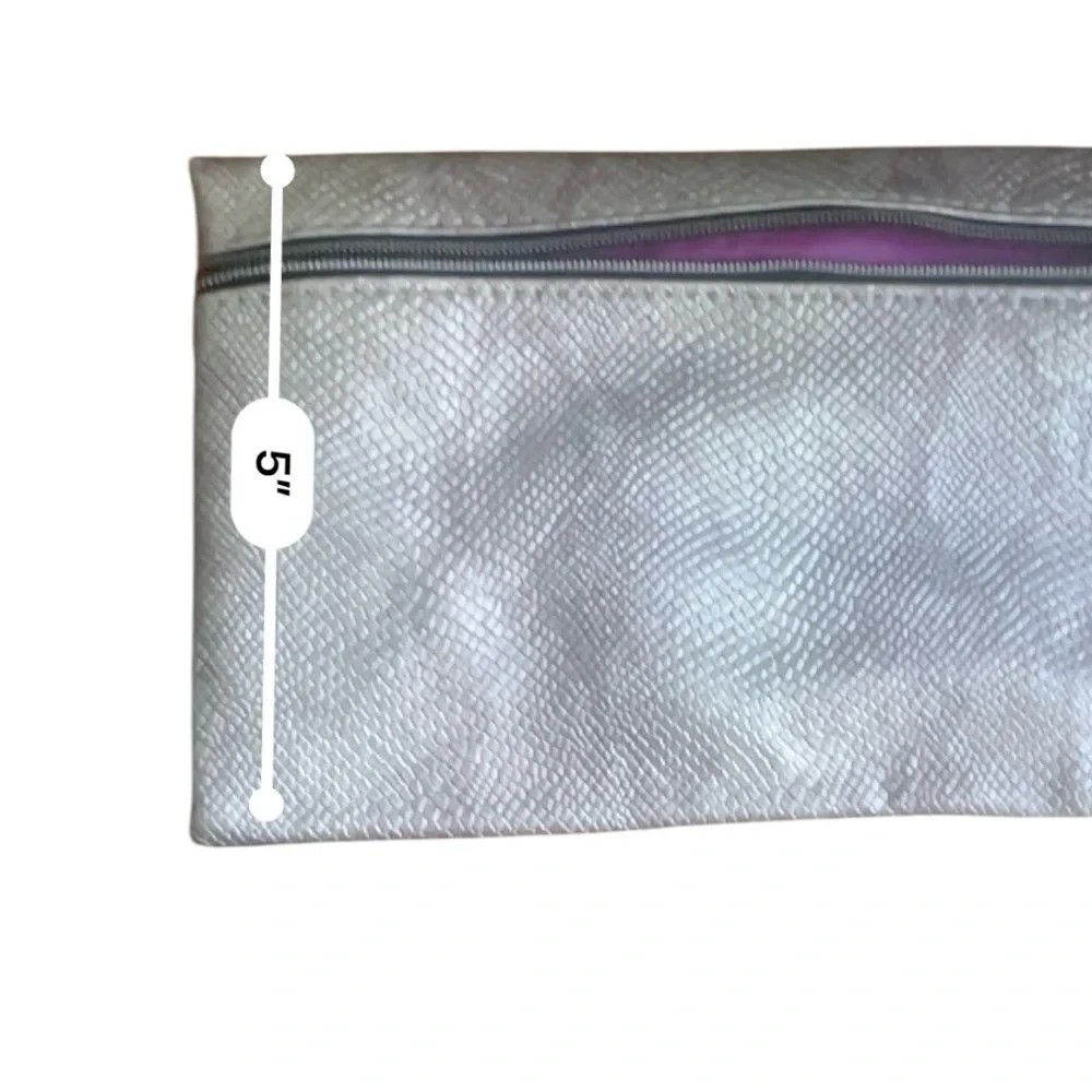 Ipsy cosmetic travel makeup bag pouch silver snake skin pattern zipper logo NWNT